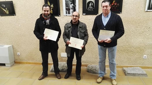 1º premio - Ángel Pérez "Reflexión" 2º premio - Jesús Sáez "La espera" 3º premio - Juan Fernández "Salida del templo"
